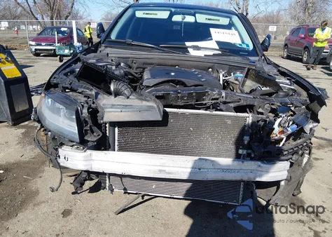 2010 Audi A4 2.0T Premium z USA, uszkodzony, nr VIN WAUBFAFL7AN037448